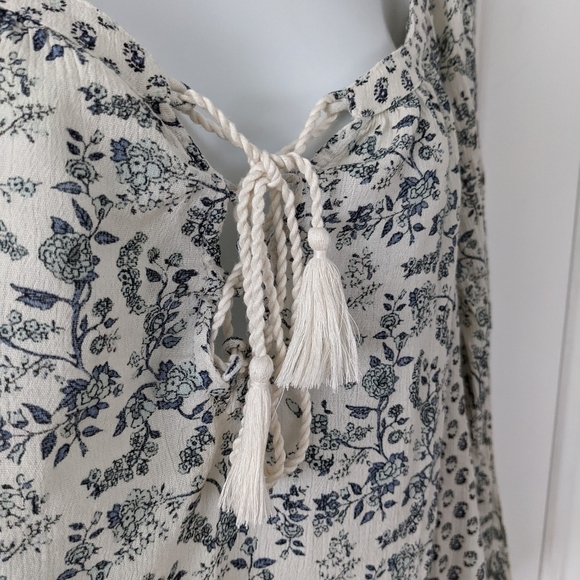 AMERICAN Eagle boho embroidered v neck 100% viscose blue white blouse Large T2 - Picture 10 of 11